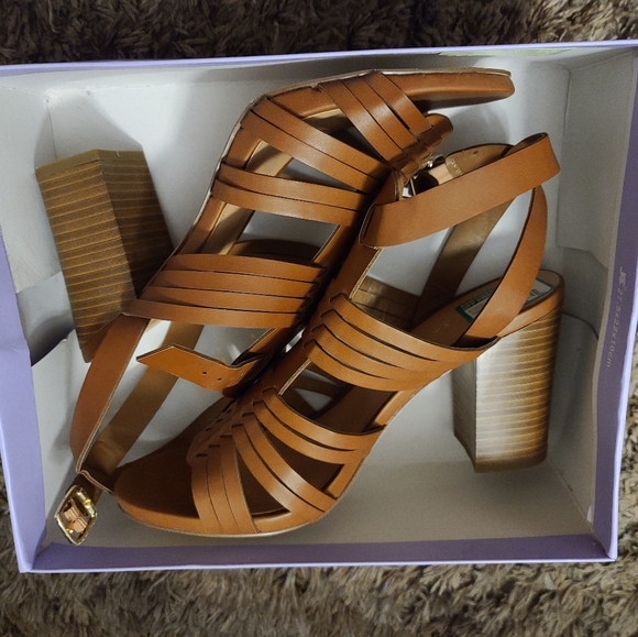 Sandals - Picture 1 of 5